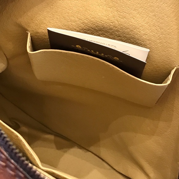 Guitar Backpack Italian Leather - Picture 10 of 16